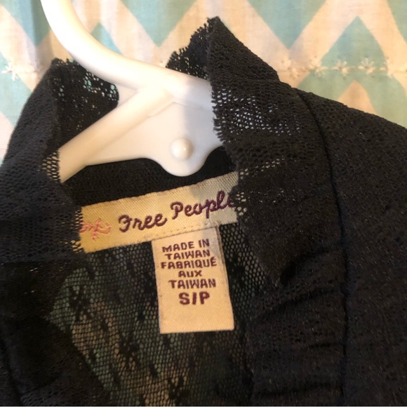 Free People ladies sheer black lace button down cap sleeves blouse top - Picture 3 of 9